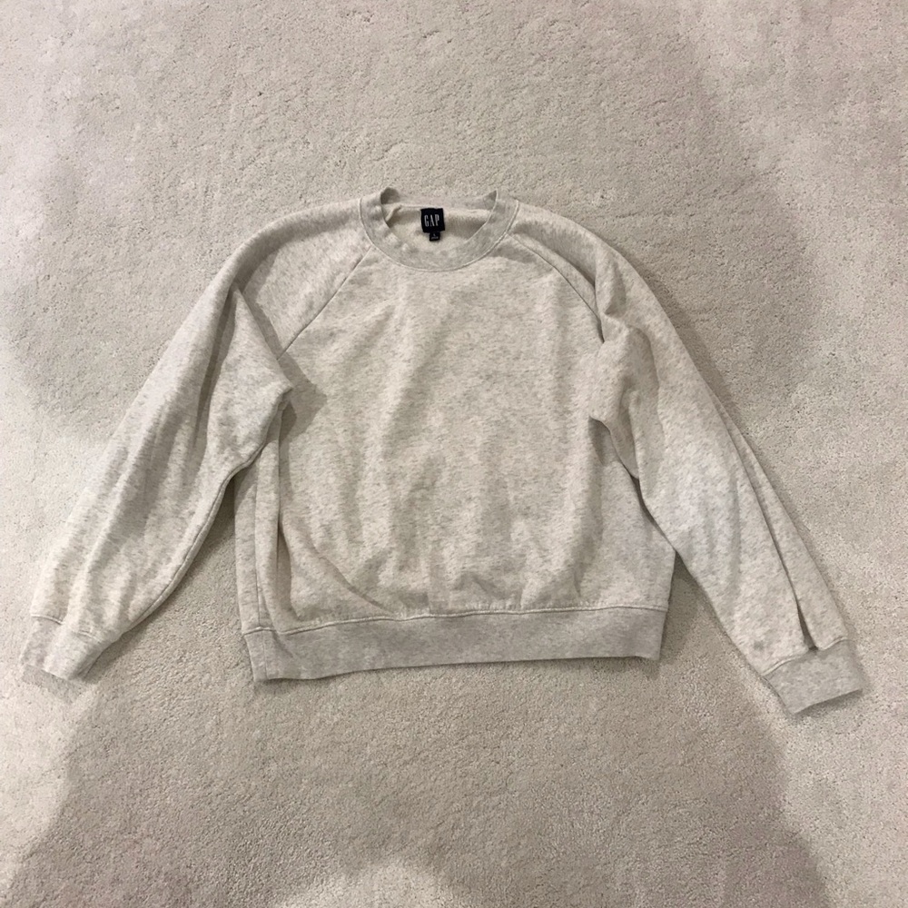 GAP Women's Light Heather Gray Crewneck Sweatshirt
